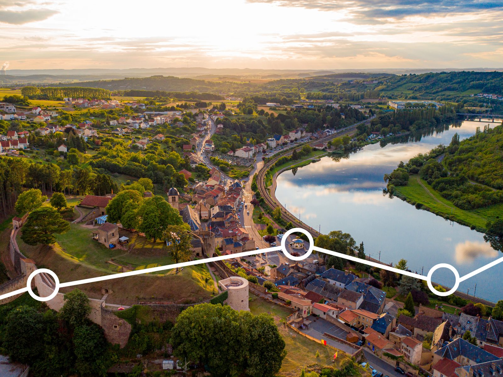 Vallée de la Moselle au coucher du soleil — VTC longue distance au départ de Metz
