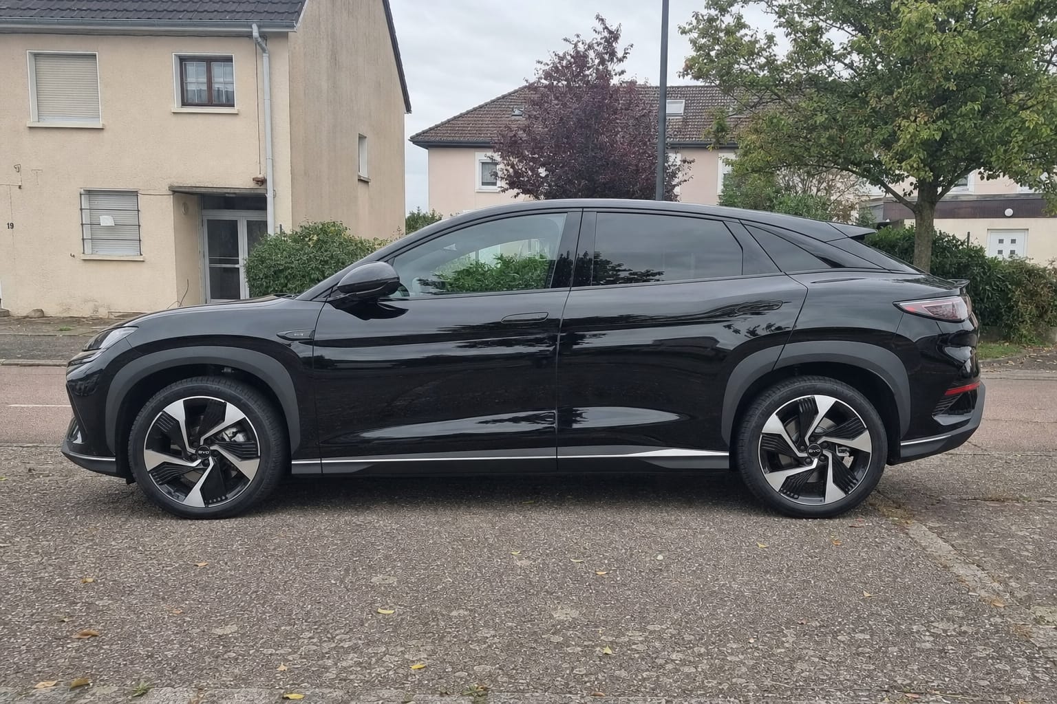 Le BYD Sealion 7 noir de VTC G — chauffeur privé en SUV électrique à Metz